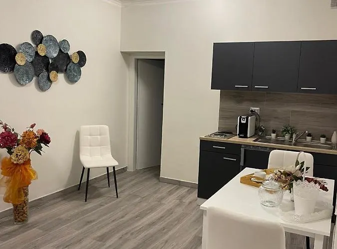 Marand House Дом отдыха Рим