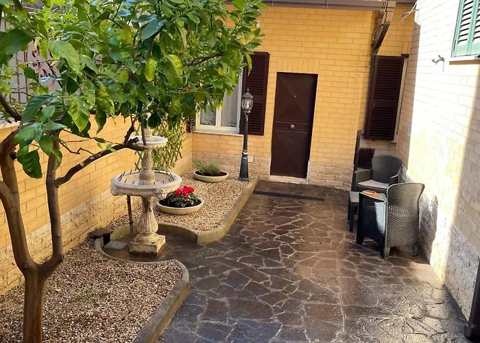 Marand House Дом отдыха Рим